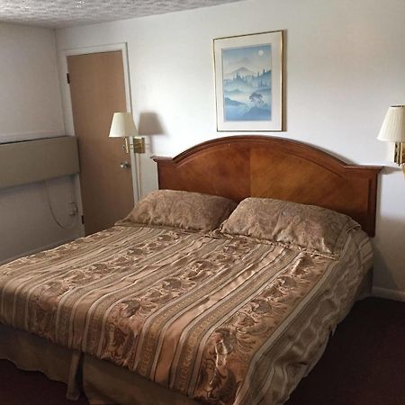 Vista Heights Inn 亨里埃塔 外观 照片
